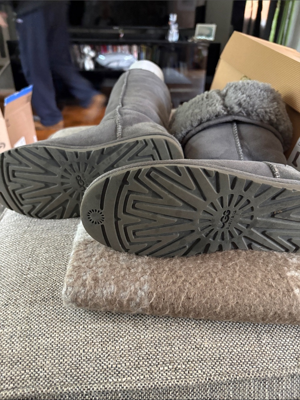 UGG W Classic Tall Boots - Grey Suede - Picture 6 of 9